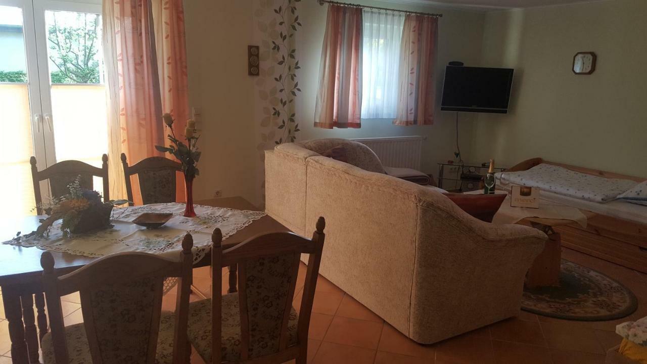 Ferienwohnung "Am Fechtertor- Eingang Zum Schlosspark" بوتبوس المظهر الخارجي الصورة
